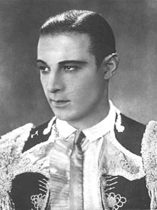 220px-Rudolph_valentino_i_sangue_e_arena_1922-1